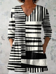 Evelyn | Abstract Stripe V-Neck Shirt