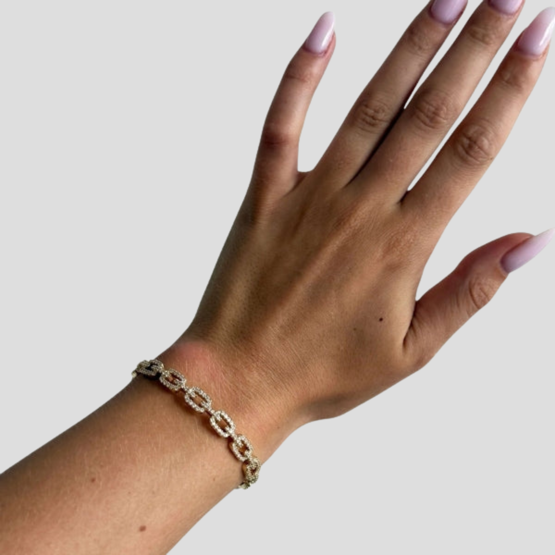 Women's oval link bracelet with pavé sparkle finish in gold and silver tones