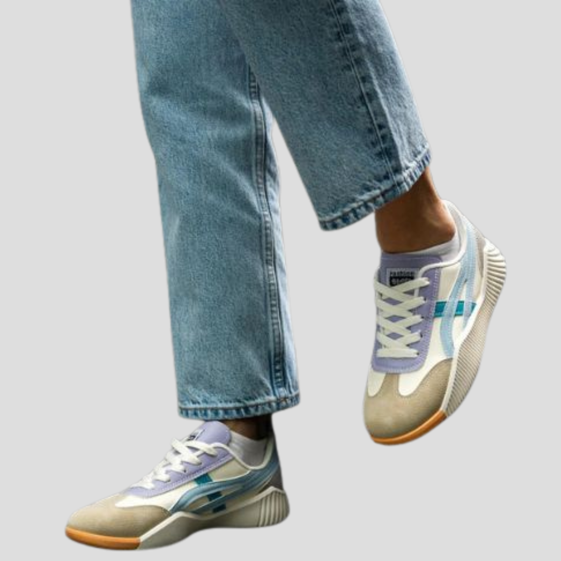 Women's low-profile sneakers with contrast panel detailing in white colorway