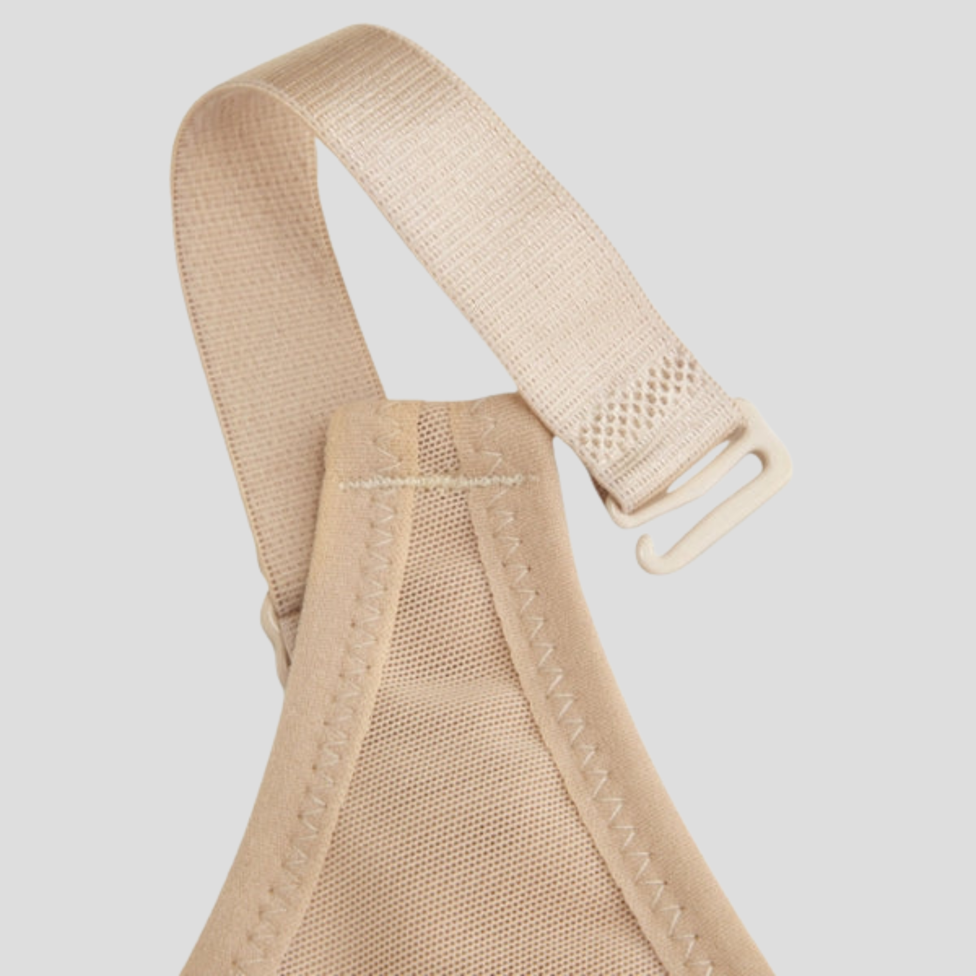 Women's zip-front shaping vest with panelled silhouette in black and beige